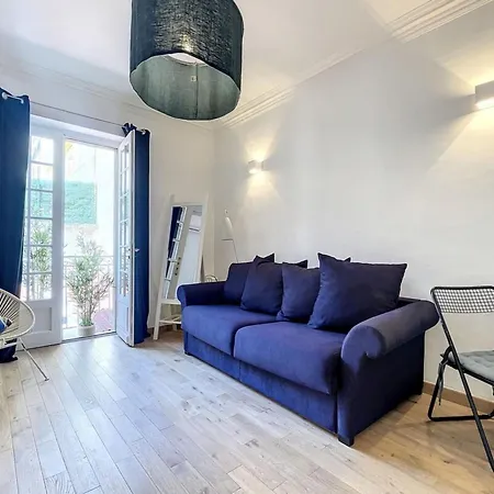 Apartment 1 Bedroom Ideal Location *