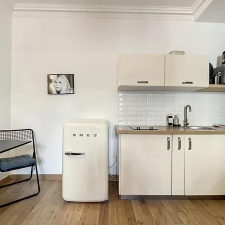 1 Bedroom Ideal Location *